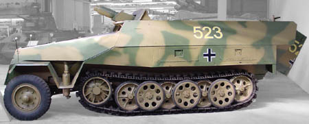 Schützenpanzerwagen Aussf. D, Sd.Kfz.251/9, 'Stummel' in Munster (D).