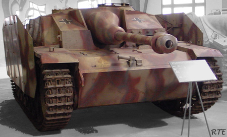 SturmgeSchütz III, Ausf. G, late production model, Saumur (F).