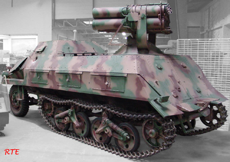 Sd.Kfz.4/1, 15cm Panzerwerfer 42 op 2 tonner "Maultier", Saumur (F).