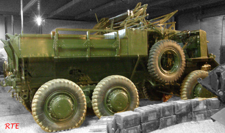 Heavy Gun Tractor AEC Model 850 (R6T) 6x6, IWM Duxford (GB).
